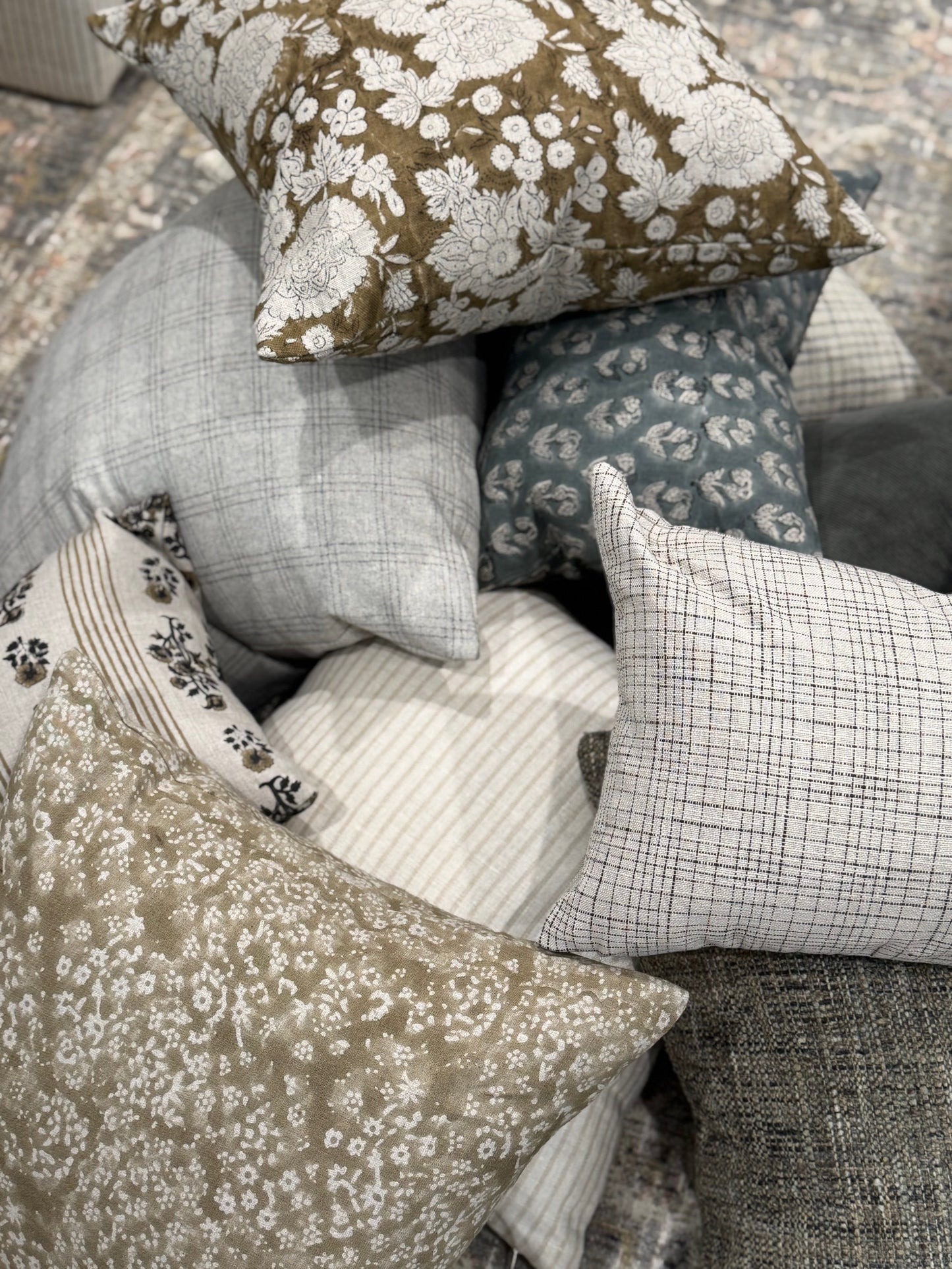 Sue Plaid Pillow Cover