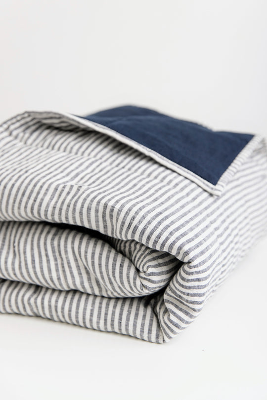 King size Linen Quilted Blanket #color_navy-stripe