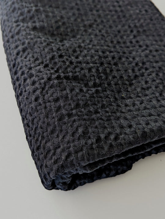 Luxurious waffle throw blankets for bed make of linen #color_black