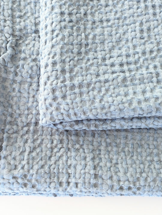 Luxurious waffle throw blankets for bed make of linen #color_aquamarine