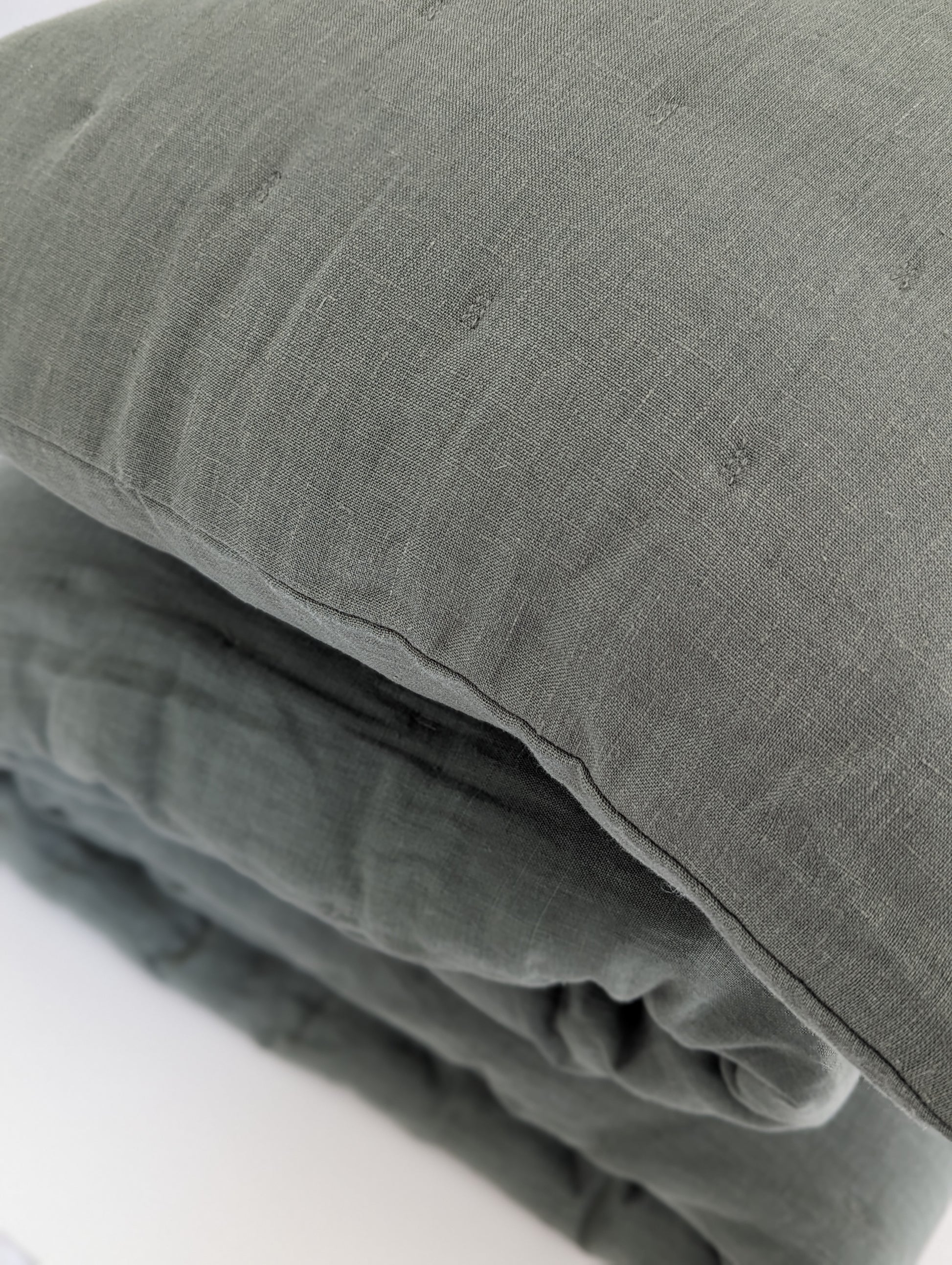 Oversized luxury linen bedding Designer linen bedding for large beds Linen bedding solutions for spacious interiors Extra-large linen bedding collection Premium linen bedding for oversized mattresses Linen bedding essentials for interior decorators Stylish linen bedding for expansive spaces Oversized linen bedding sets for designers Customizable linen bedding for interior projects Linen bedding options for king-sized beds Designer linen sheets for oversized mattresses #color_moss