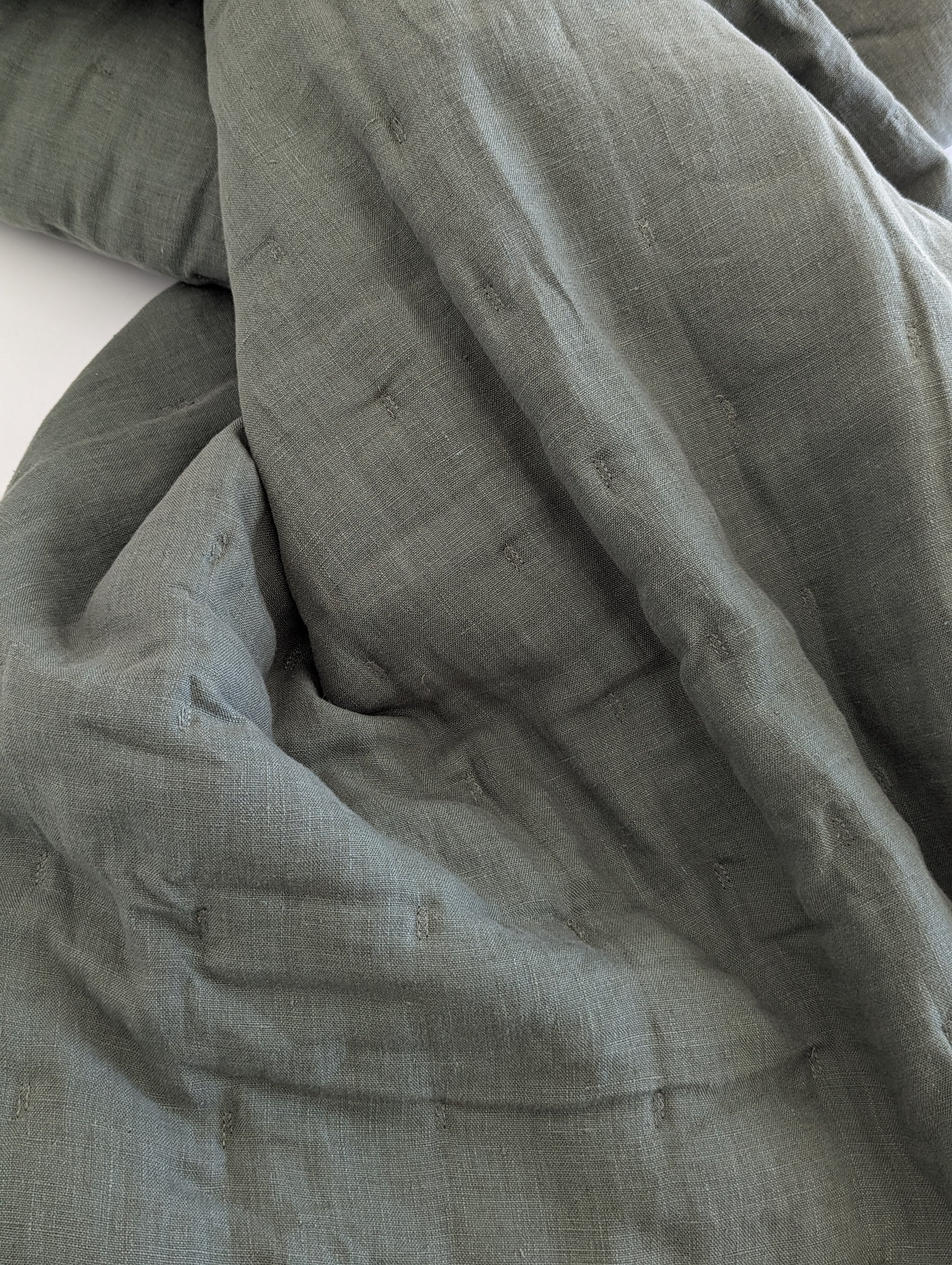 Oversized luxury linen bedding Designer linen bedding for large beds Linen bedding solutions for spacious interiors Extra-large linen bedding collection Premium linen bedding for oversized mattresses Linen bedding essentials for interior decorators Stylish linen bedding for expansive spaces Oversized linen bedding sets for designers Customizable linen bedding for interior projects Linen bedding options for king-sized beds Designer linen sheets for oversized mattresses #color_moss