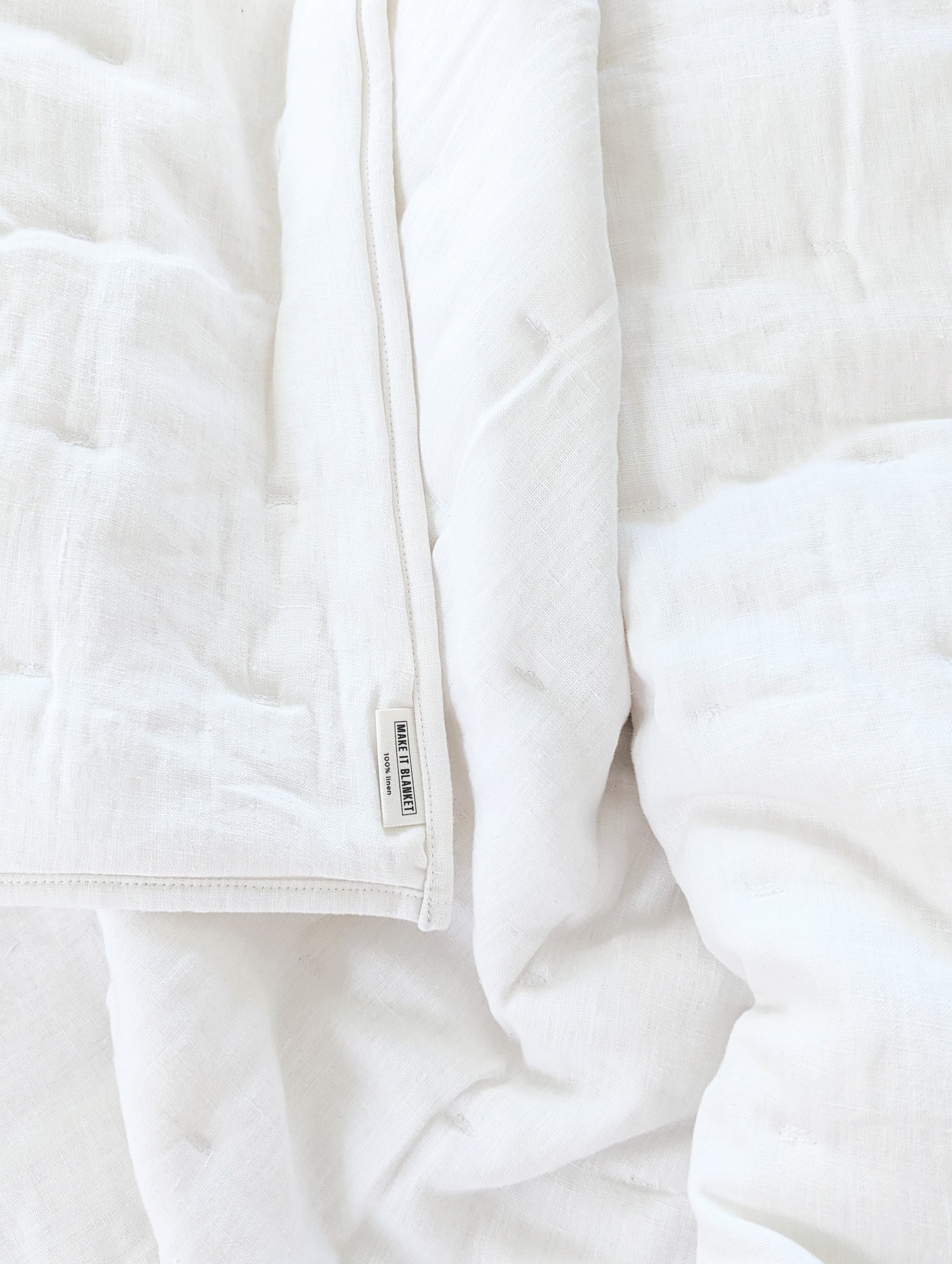 Linen bedding for king-sized beds Designer linen sheets for oversized mattresses Linen bedding solutions for interior projects High-quality linen bedding for design enthusiasts Oversized linen pillowcases for interior decor Designer linen throws for oversized beds Custom linen bedding options for designers Linen bedding accessories for interior styling Oversized linen bedspreads for designer spaces Designer linen bedding with customizable options Oversized linen quilt covers #color_warm-white