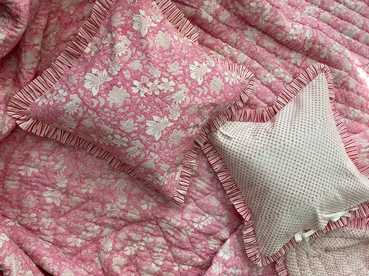 Rose Ruffle Quilt Set