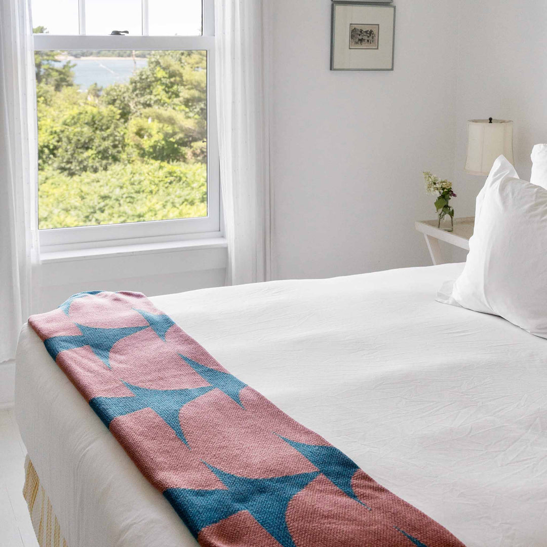 Knit Modern Throw Blanket - Poly Kaareva by Petra Kaksonen