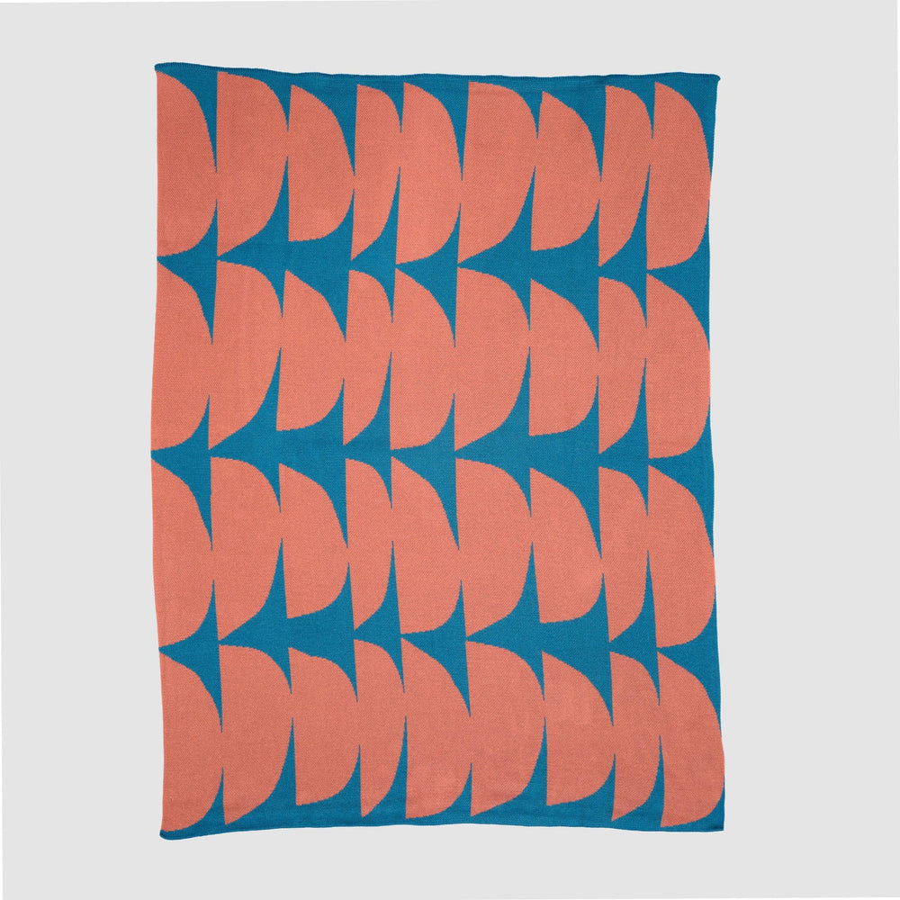 Knit Modern Throw Blanket - Poly Kaareva by Petra Kaksonen