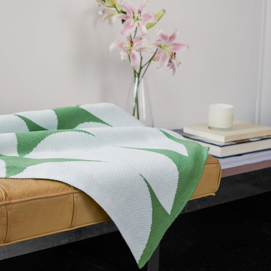 Knit Modern Throw Blanket - Poly Kaareva by Petra Kaksonen