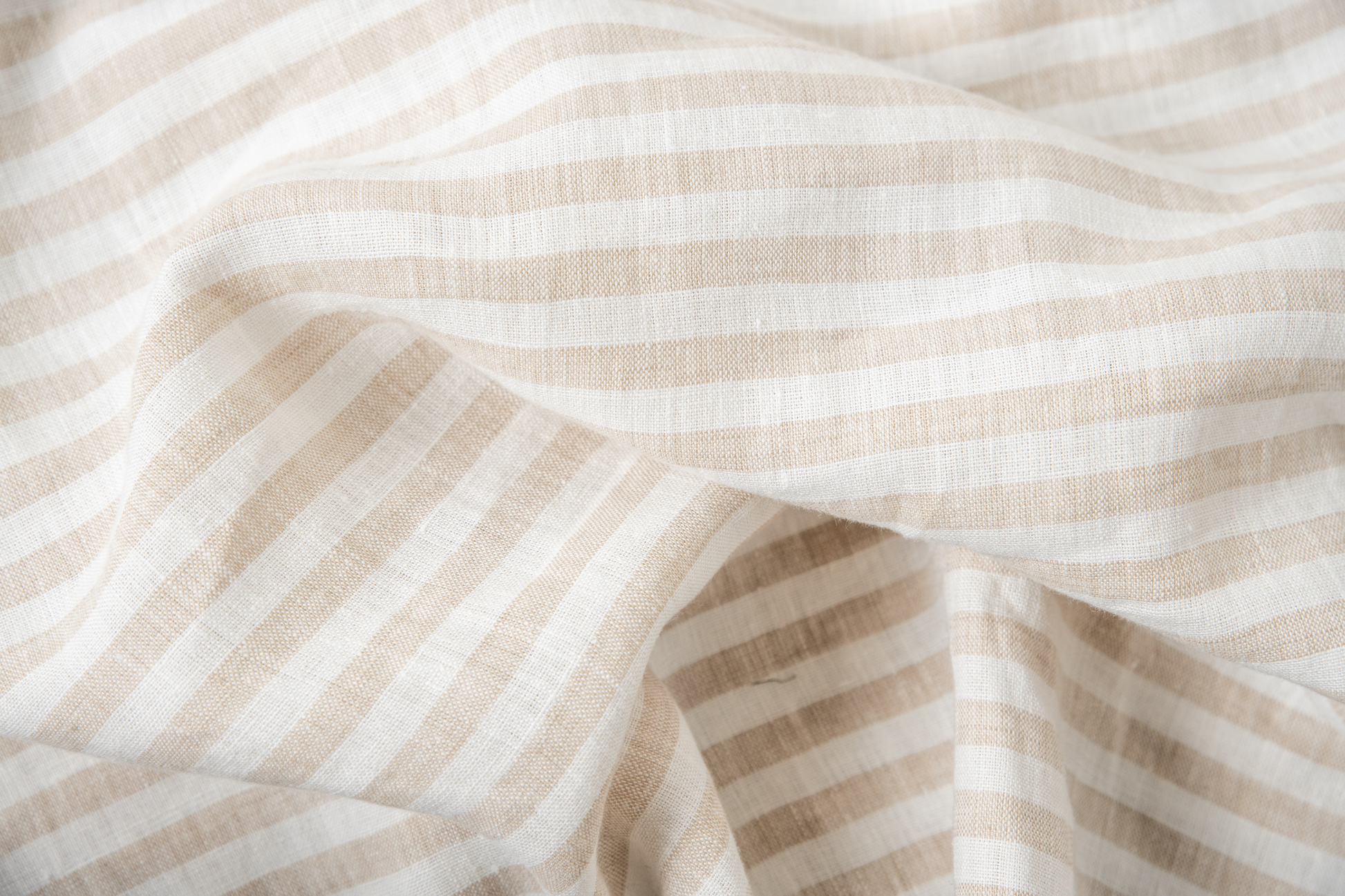 Oversized linen bedding solutions Designer linen bedding for large spaces Premium linen bedding for expansive interiors Luxurious oversized linen bedding sets Custom linen bedding for king-sized beds Stylish linen bedding options for interior designers High-quality linen bedding for oversized mattresses Designer linen bedding collections for spacious rooms Tailored linen bedding for interior styling Oversized linen duvet covers and sheets Linen bedding #color_thick-natural-stripe